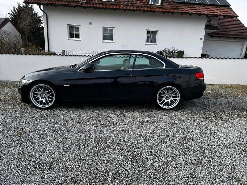 Gebraucht BMW 330 Cabriolet 272 PS (200 kW) 2008 Blau Cabrio