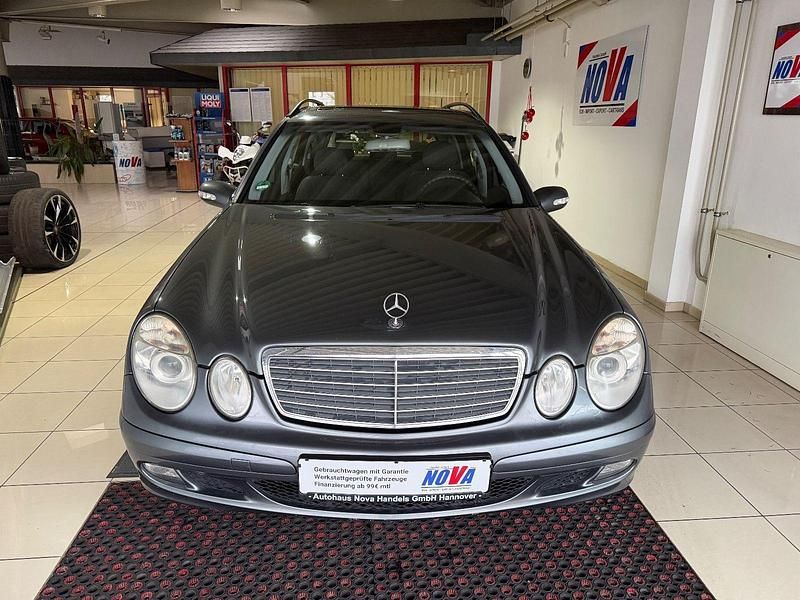 Gebraucht Mercedes E220 Classic 150 PS (110 kW) 2004 Grau Kombi