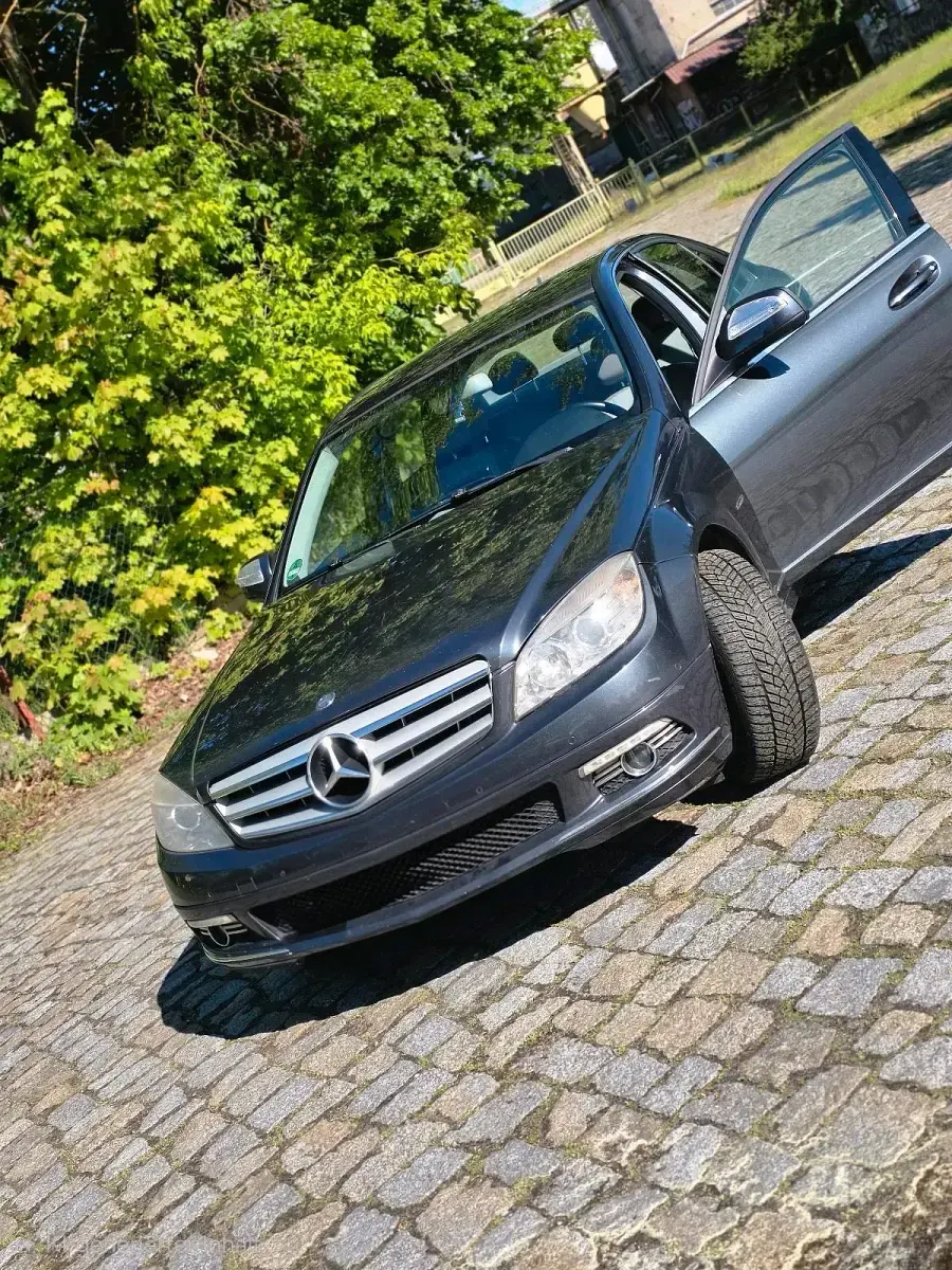 Gebraucht Mercedes C230 204 PS (150 kW) 2009 Grau Limousine