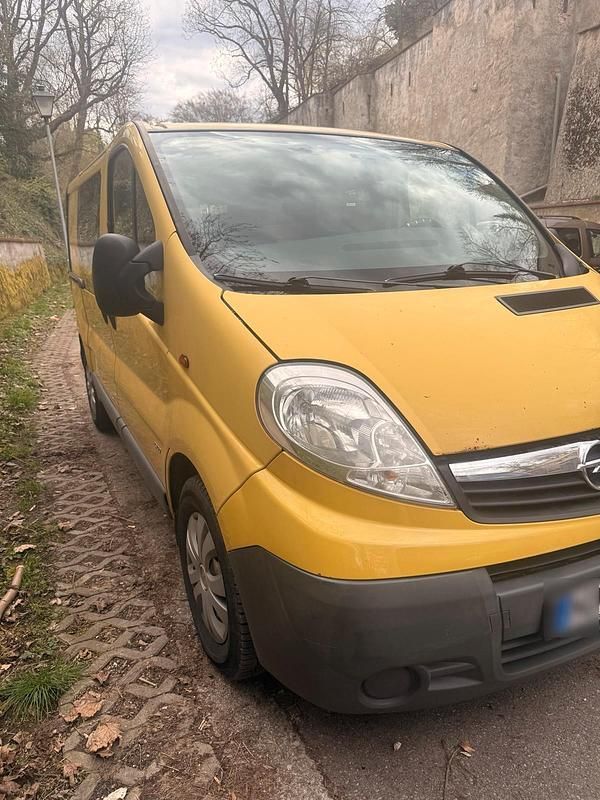 Gebraucht Opel Vivaro 145 PS (106 kW) 2007 Gelb Van / Kleinbus