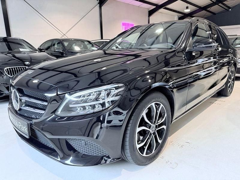 Schwarz Gebraucht 2020 Mercedes C200 Limousine | 19.990 € (Fairer Preis) - Bild 1/4