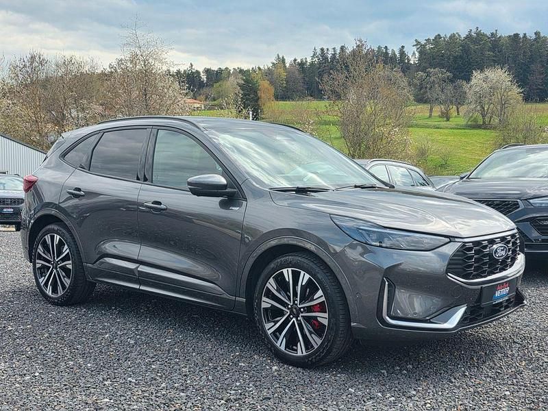 Gebraucht Ford Kuga ST-Line X 186 PS (136 kW) 2025 Grau SUV