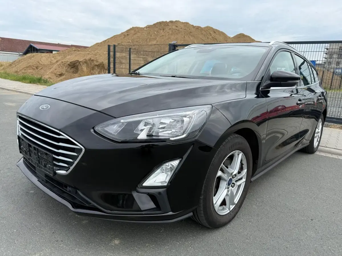 Gebraucht Ford Focus Cool & Connect 125 PS (91 kW) 2021 Schwarz Kombi