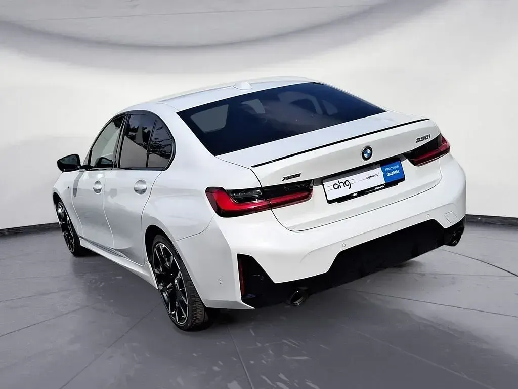 Gebraucht BMW 330 M Sport 245 PS (180 kW) 2025 Weiß Limousine