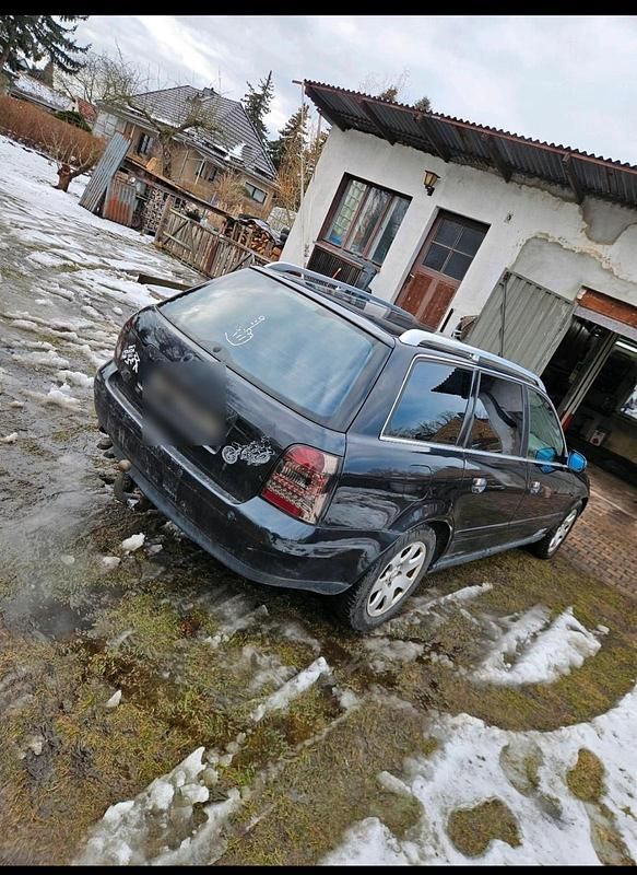 Gebraucht Audi A4 Basis 150 PS (110 kW) 2001 Schwarz Kombi