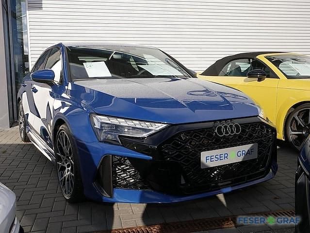 Gebraucht Audi RS3 Ambiente 400 PS (294 kW) 2025 Blau (ascariblau metallic) Limousine