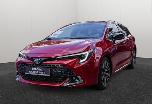 Neu Toyota Corolla 140 PS (102 kW) 2025 Rot Kombi
