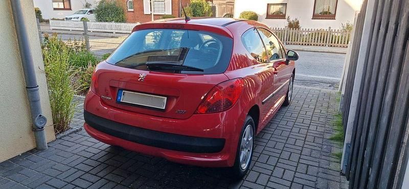 Gebraucht Peugeot 207 73 PS (53 kW) 2009 Rot Limousine