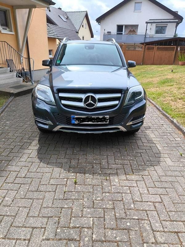 Grau Gebraucht 2013 Mercedes GLK250 SUV | 13.900 € (Fairer Preis) - Bild 1/4