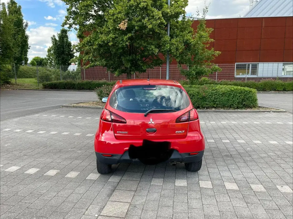 Gebraucht Mitsubishi Colt 95 PS (69 kW) 2009 Rot Kleinwagen