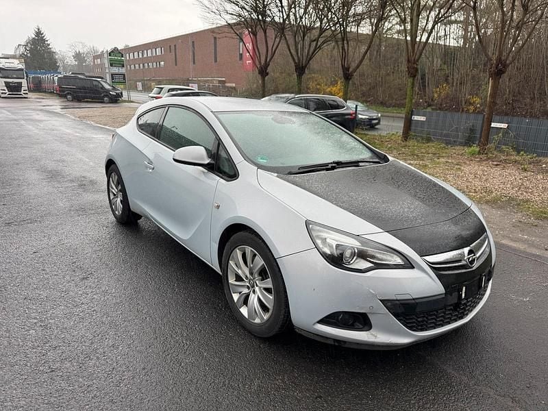 Gebraucht Opel Astra GTC Edition 120 PS (88 kW) 2011 Andere farben Coupé