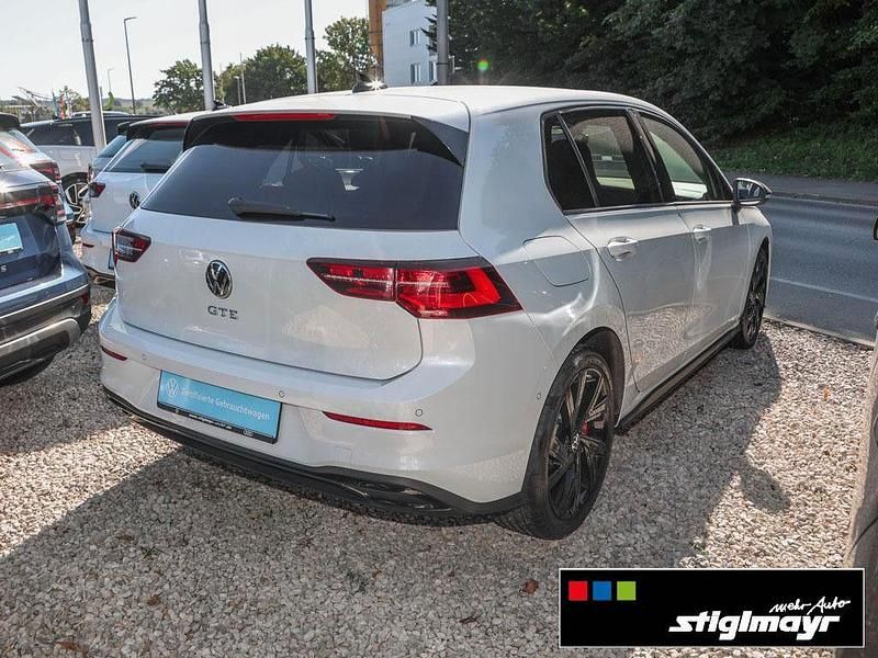 Gebraucht VW Golf VIII GTE 245 PS (180 kW) 2021 Oryxweiß perlmutteffekt Limousine