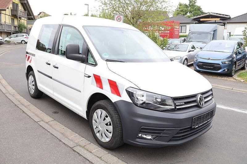 Weiß Gebraucht 2018 VW Caddy Van / Kleinbus | 9.300 € (Guter Preis) - Bild 1/4