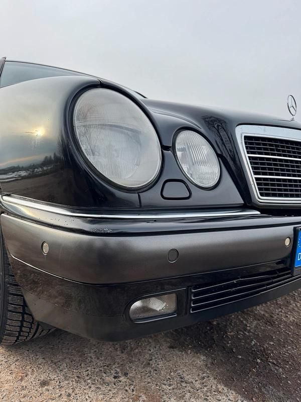 Gebraucht Mercedes E320 225 PS (165 kW) 1998 Schwarz Kombi