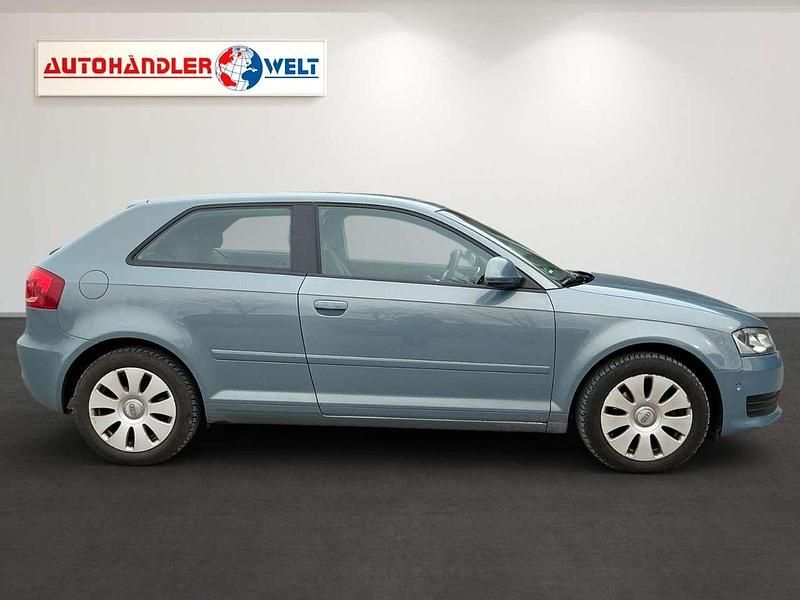 Gebraucht Audi A3 Attraction 125 PS (91 kW) 2009 Blau Kleinwagen