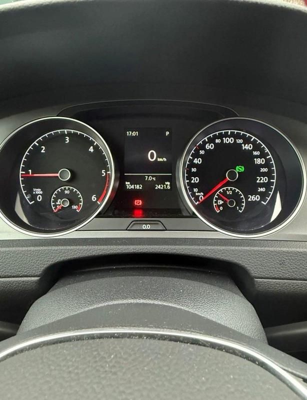 Gebraucht VW Golf VII LOUNGE 115 PS (84 kW) 2015 Silber Limousine