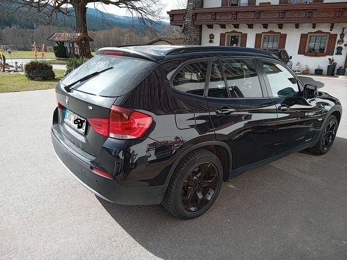 Gebraucht BMW X1 143 PS (105 kW) 2010 Schwarz SUV