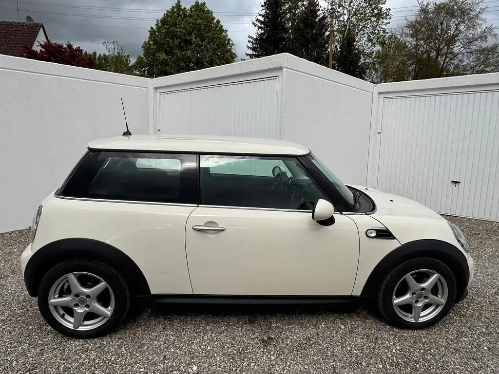 Gebraucht Mini Cooper 98 PS (72 kW) 2012 Weiß Kleinwagen