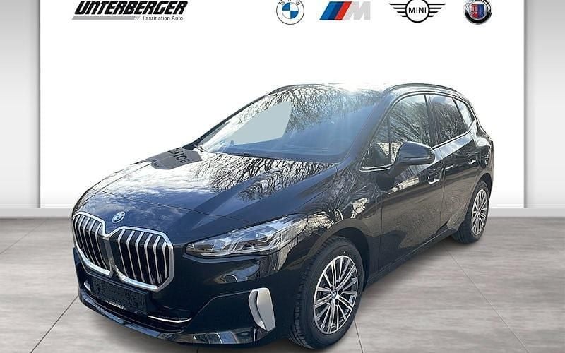 Schwarz Neu 2025 BMW 225 Active Tourer Luxury Line Van / Kleinbus | 48.980 € (Guter Preis) - Bild 1/4