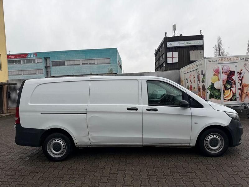 Gebraucht Mercedes Vito 102 PS (75 kW) 2020 Weiß Van