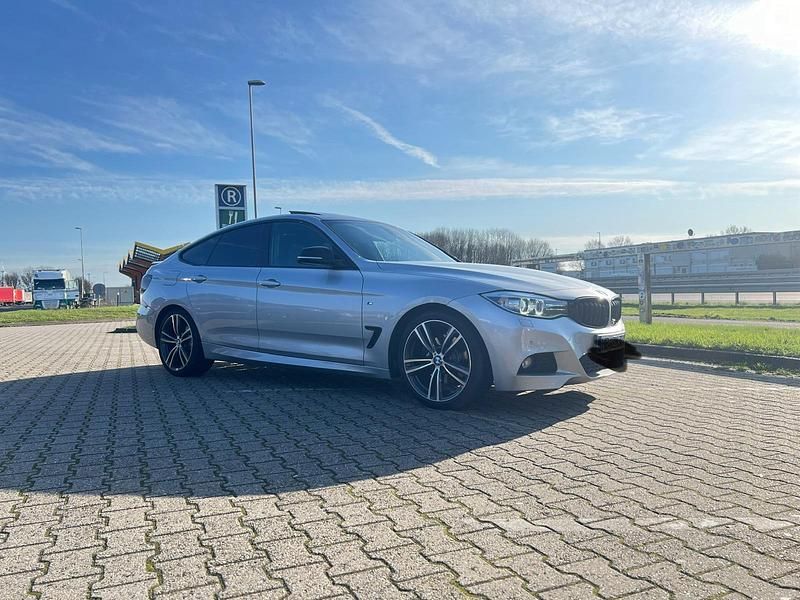 Silber Gebraucht 2014 BMW 325 Gran Turismo M Sport Limousine | 16.399 € (Superpreis) - Bild 1/4