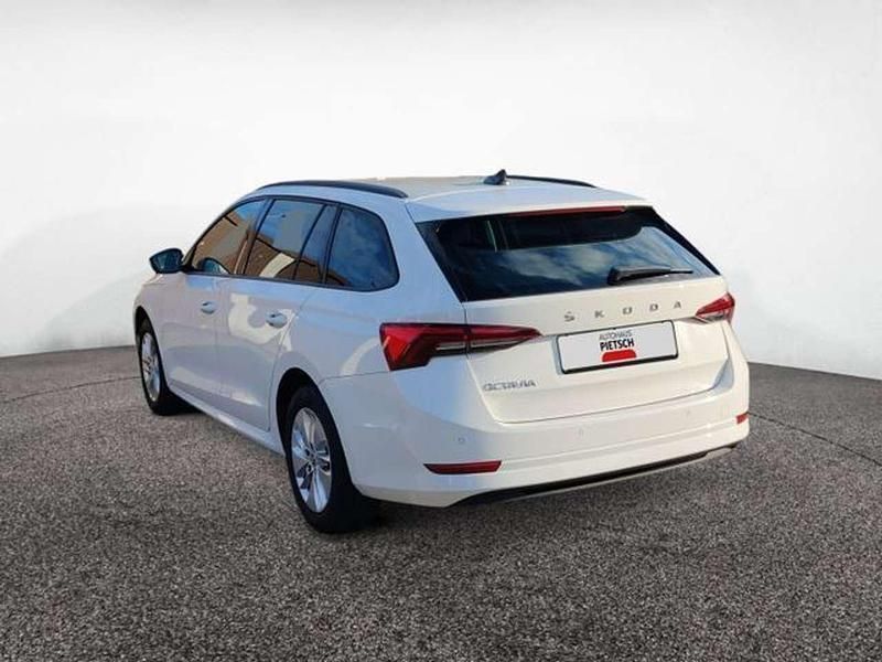 Gebraucht Skoda Octavia Ambition 150 PS (110 kW) 2022 Weiss Kombi