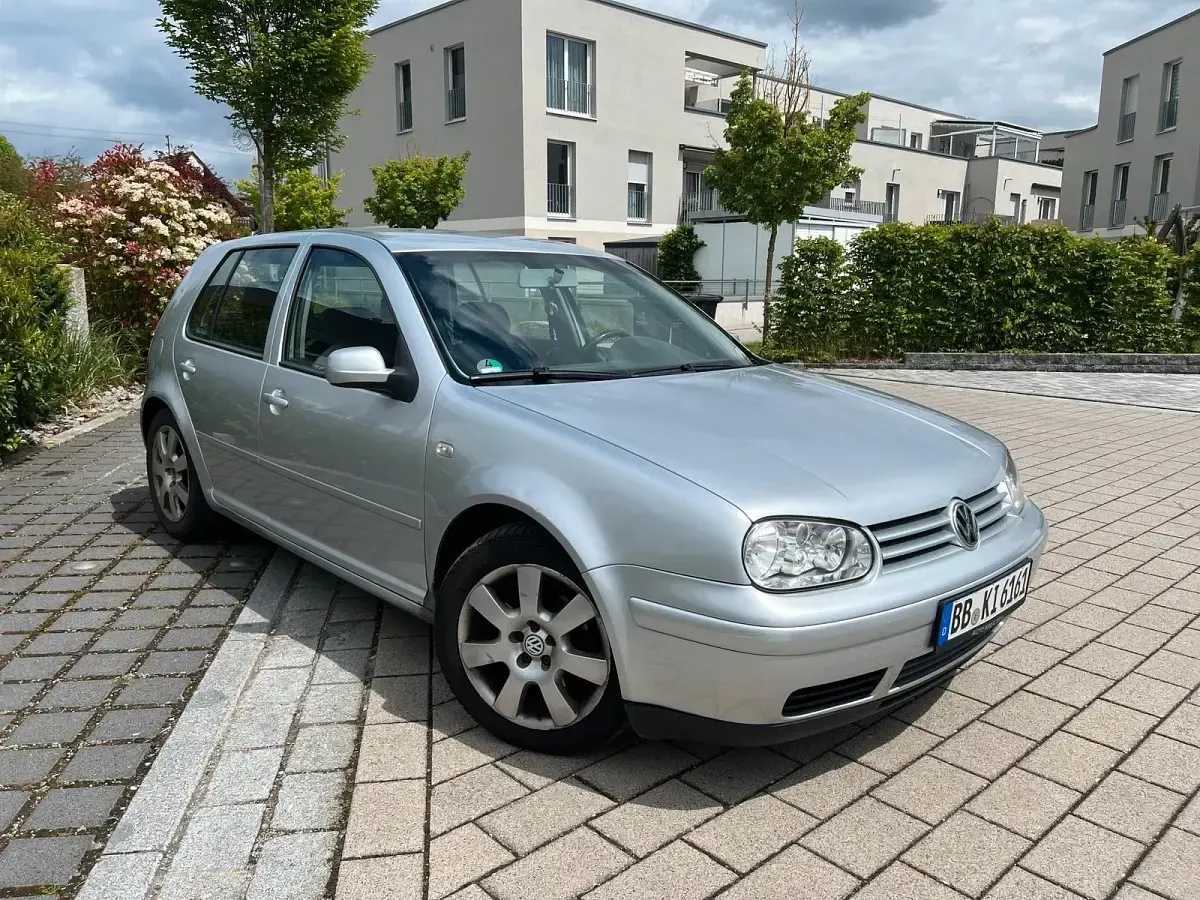 Gebraucht VW Golf IV 101 PS (74 kW) 2002 Silber Kleinwagen