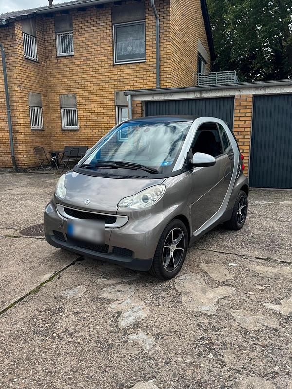 Grau Gebraucht 2009 Smart ForTwo Coupé Coupé | 4.599 € (Fairer Preis) - Bild 1/4