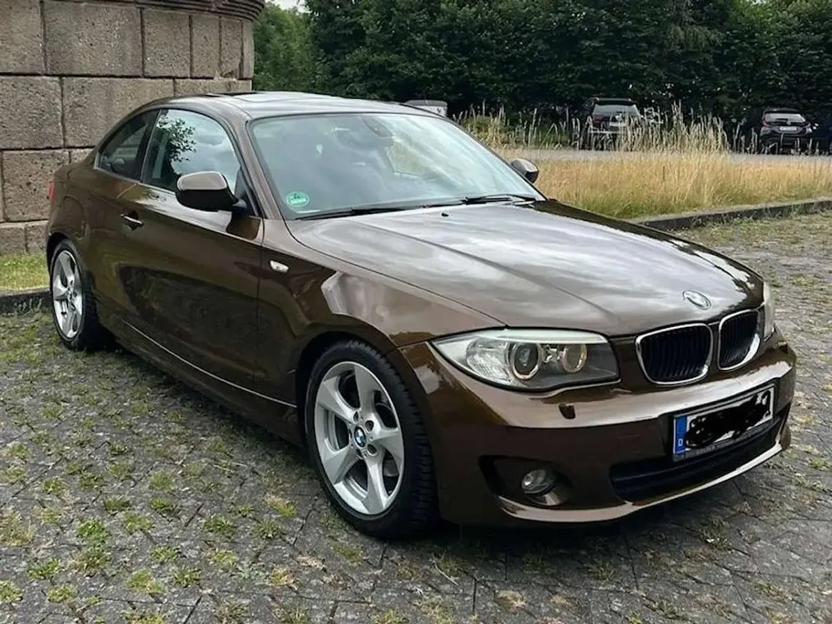 Gebraucht BMW 118 Coupé 143 PS (105 kW) 2011 Braun Coupé