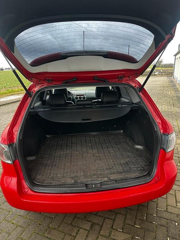 Gebraucht Mazda 6 Inclusive 166 PS (122 kW) 2002 Rot Kombi