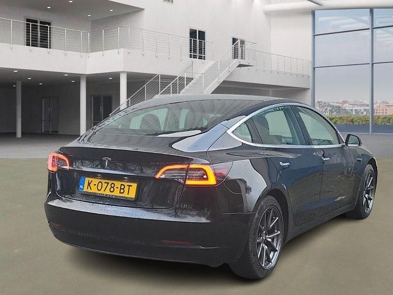 Usado Tesla Model 3 Standard Range 225 kW (306 CV) 2020 Negro Berlina