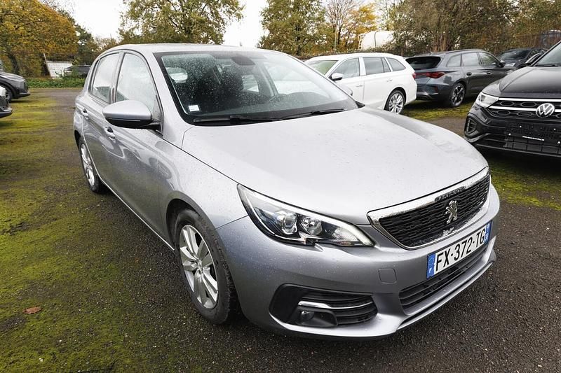 Gebraucht Peugeot 308 Active 131 PS (96 kW) 2021 Artense grau metallic Limousine