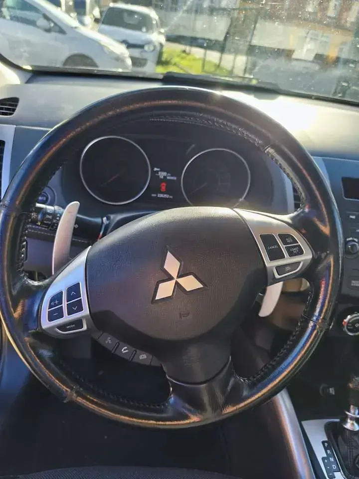 Gebraucht Mitsubishi Outlander Invite 156 PS (114 kW) 2011 SUV