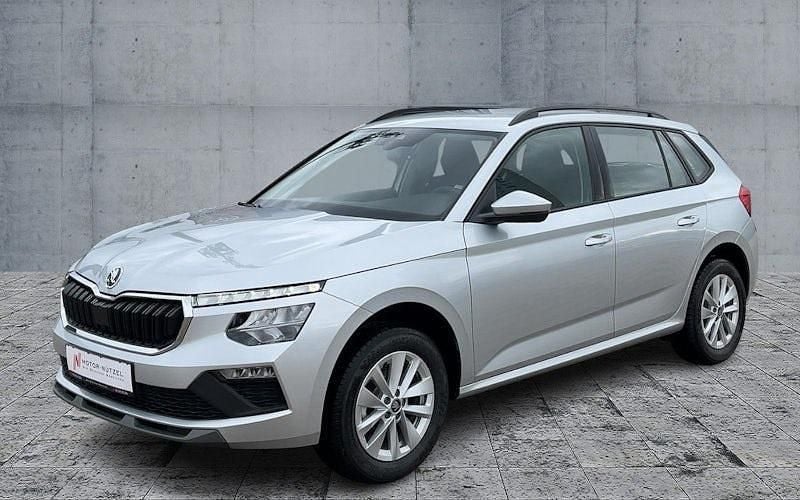 Silber Neu 2025 Skoda Kamiq Selection SUV | 24.570 € (Fairer Preis) - Bild 1/4