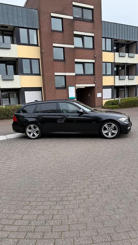 Gebraucht BMW 320 M Performance 184 PS (135 kW) 2012 Schwarz Kombi