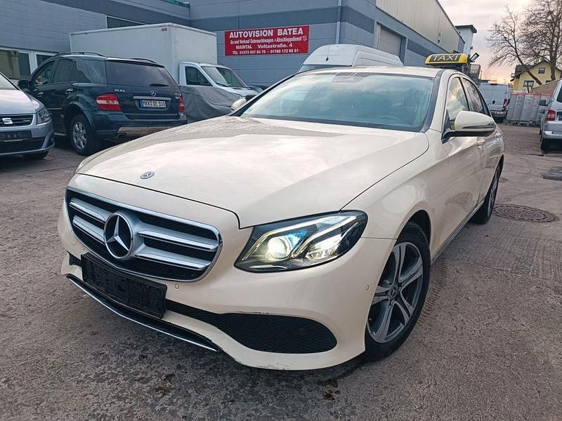 Gebraucht Mercedes E200 150 PS (110 kW) 2018 Beige Limousine