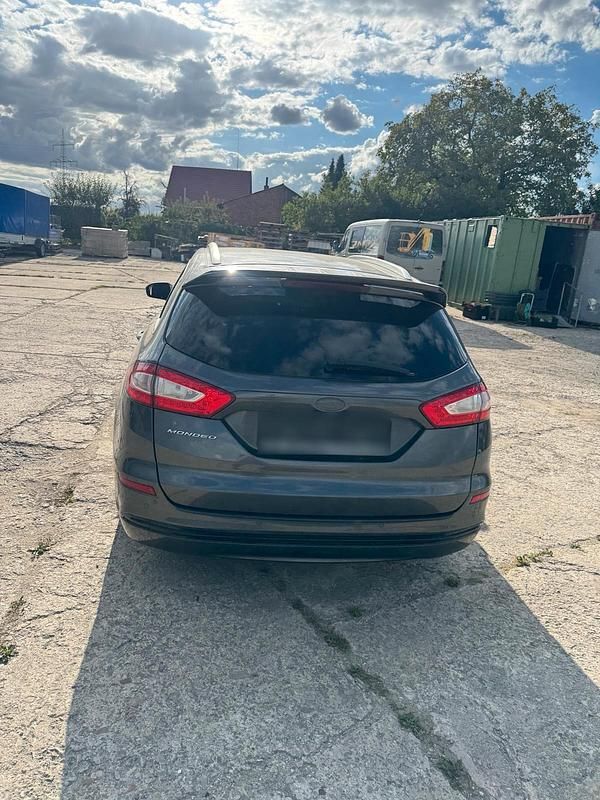Gebraucht Ford Mondeo 160 PS (117 kW) 2017 Grau Kombi
