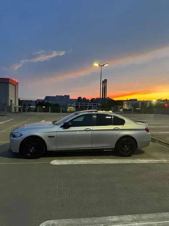 Gebraucht BMW 520 M Performance 190 PS (139 kW) 2015 Grau Limousine