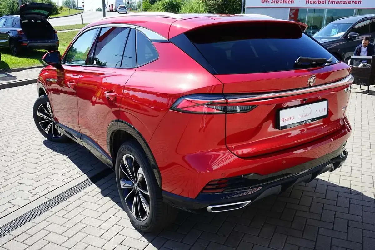 Neu MG HS Luxury 170 PS (125 kW) 2025 Andere SUV