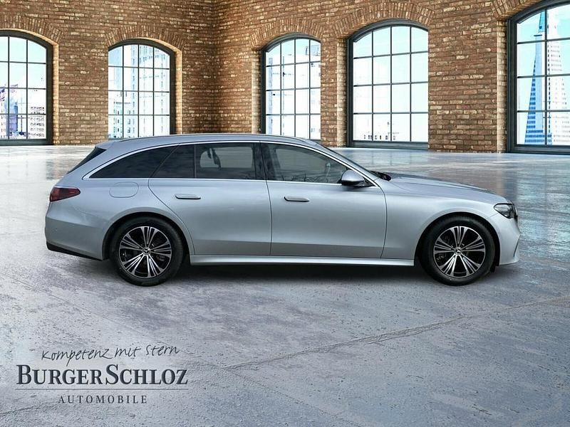 Gebraucht Mercedes E220 197 PS (144 kW) 2024 Metalliclack hightechsilber Kombi