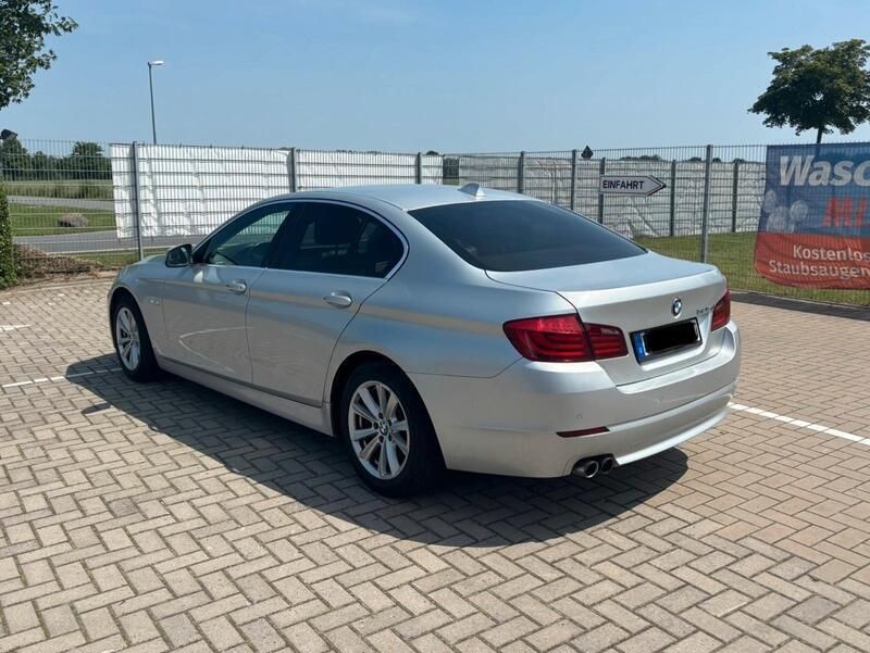Silber Gebraucht 2010 BMW 525 Limousine | 6.700 € (Guter Preis) - Bild 1/4