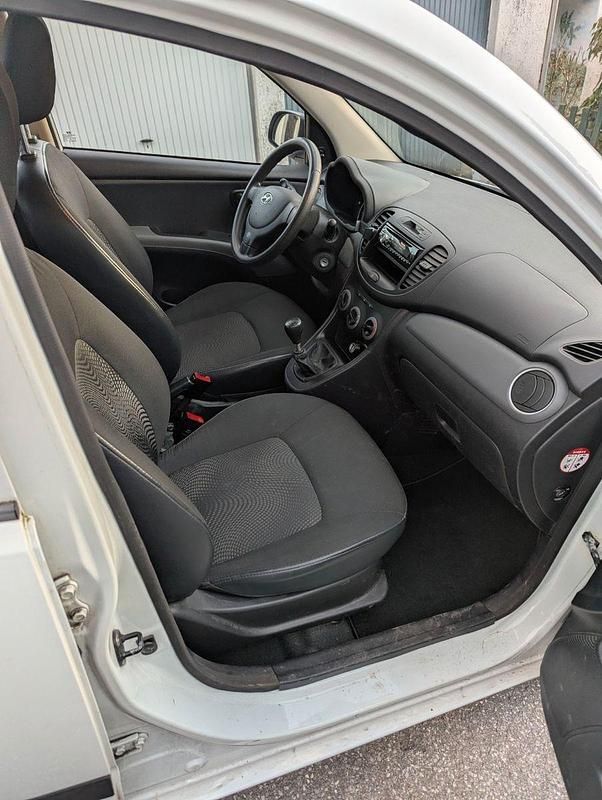 Gebraucht Hyundai i10 Classic 69 PS (50 kW) 2013 Weiß Kleinwagen