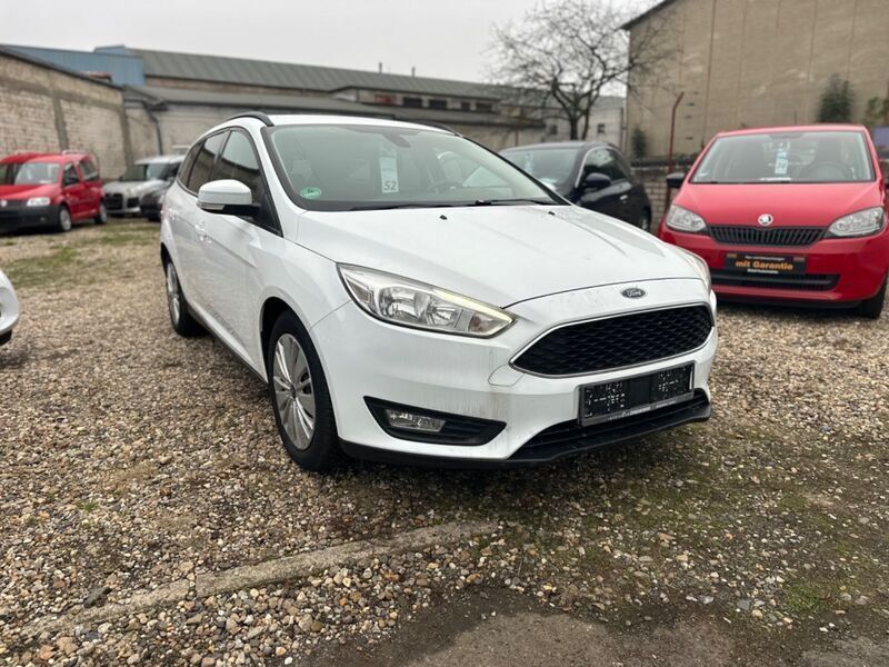 Weiß Gebraucht 2015 Ford Focus Business Edition Kombi | 5.990 € (Guter Preis) - Bild 1/4