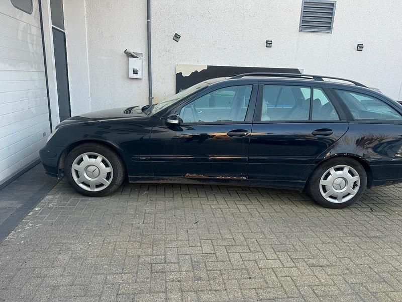 Gebraucht Mercedes 180 2004 Blau Limousine