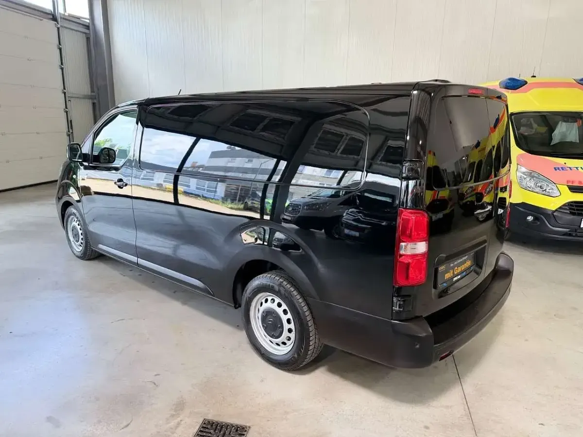 Używany Citroën Jumpy Business Class 122 KM (89 kW) 2018 Czarny Minivan