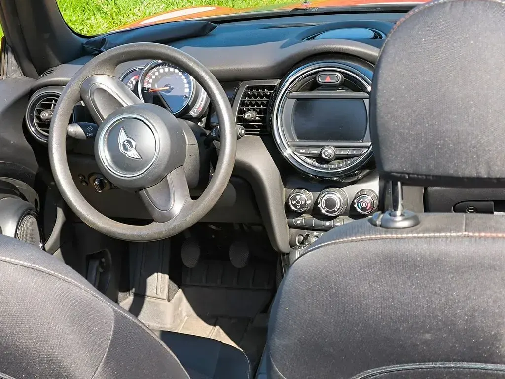 Second-hand Mini One Cabriolet 102 CP (75 kW) 2017 Negru Cabrio