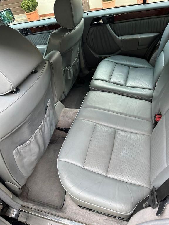 Second-hand Mercedes E320 220 CP (161 kW) 1994 Negru Break