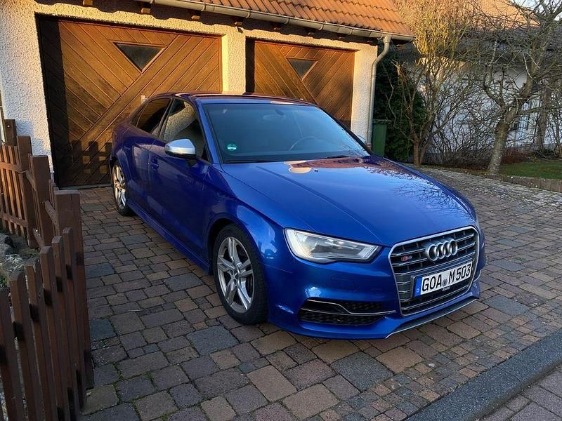 Gebraucht Audi S3 Ambiente 300 PS (220 kW) 2015 Andere farben Limousine