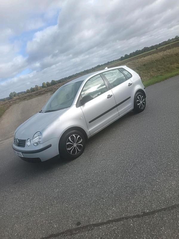 Gebraucht VW Polo 54 PS (39 kW) 2003 Silber Kleinwagen