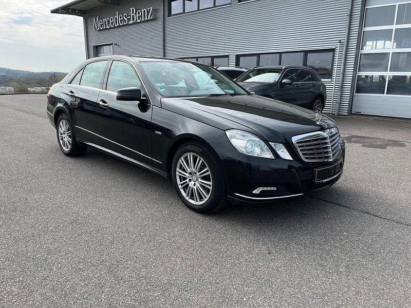 Gebraucht Mercedes E250 204 PS (150 kW) 2009 Schwarz Limousine